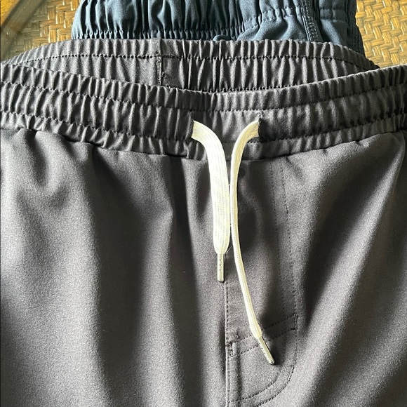 Vuori Black and Navy Joggers - Picture 2 of 10